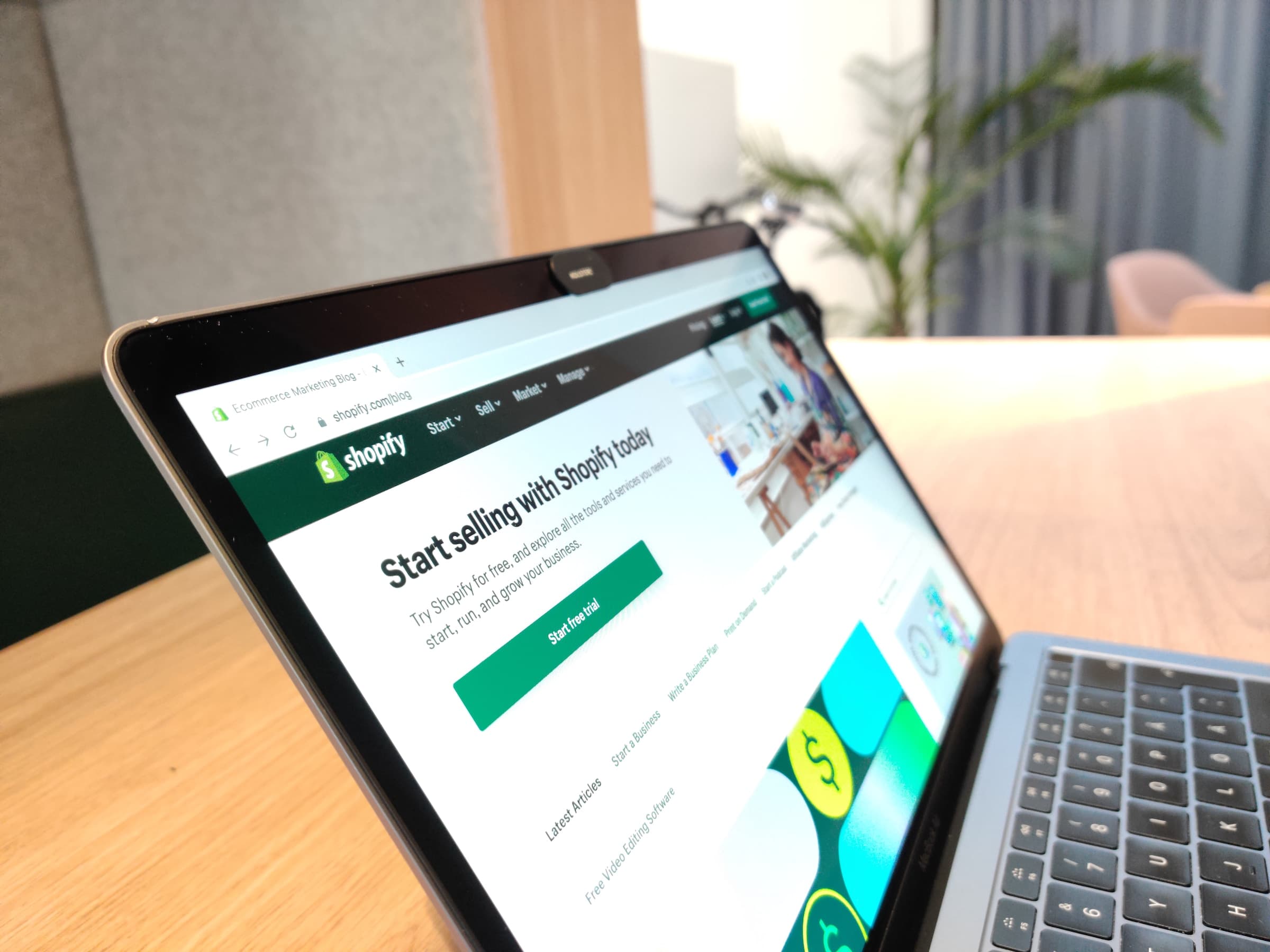 Cover Image for How to Make a Shopify App: A Step-by-Step Guide